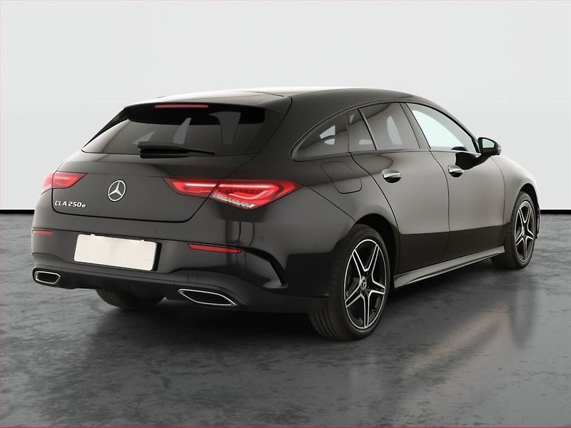 Mercedes-Benz CLA (2023) AMG Paket 250 e - fotka 5 z 29