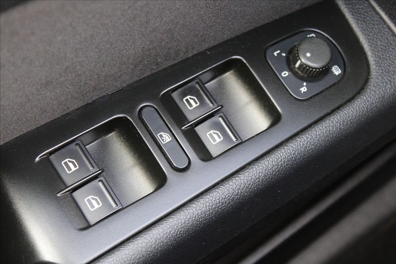 Škoda Superb 2,0 TDI  ČR,AUTOMAT,ELEGANCE - fotka 20 z 29