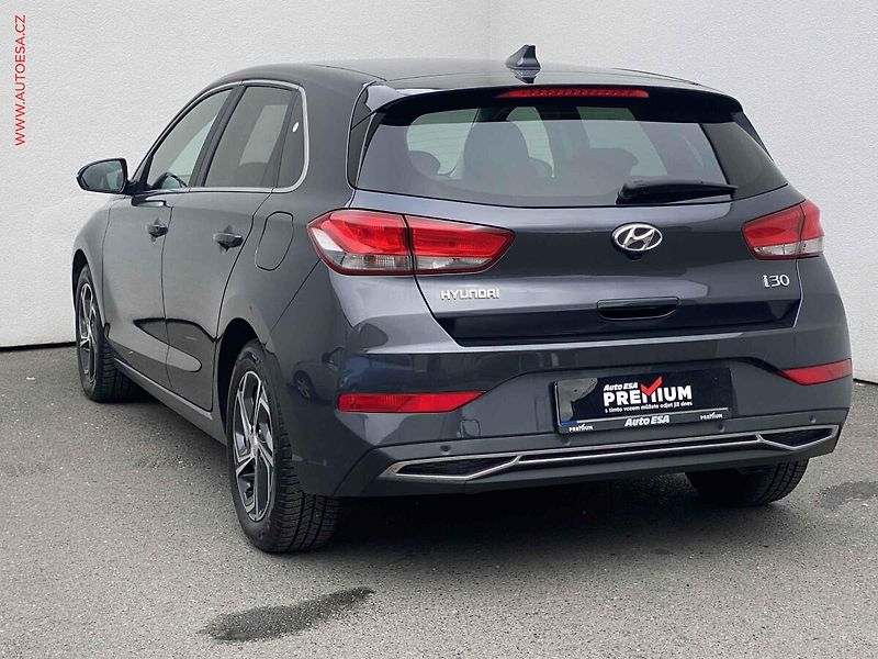 Hyundai i30 (2022) 1.0 T-GDi, ČR, servis.kniha - fotka 6 z 19