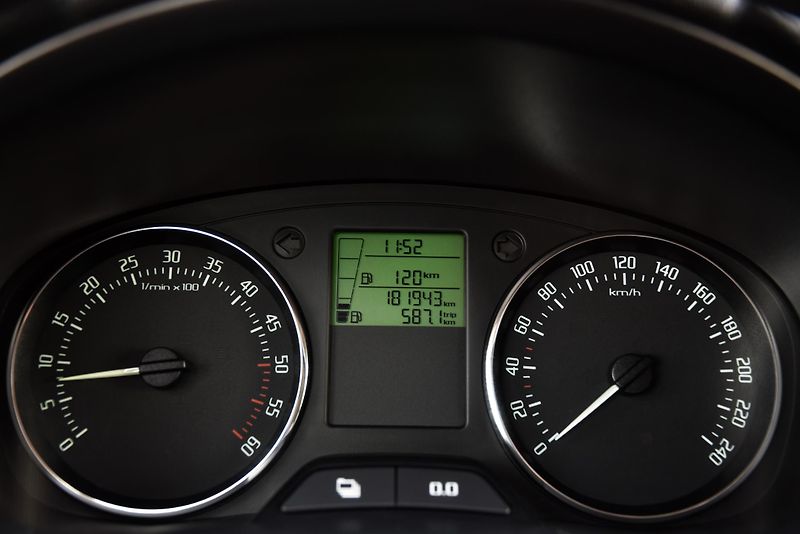 Škoda Fabia 1.6 TDi CR FAMILY, KLIMA, TEMP - fotka 16 z 50