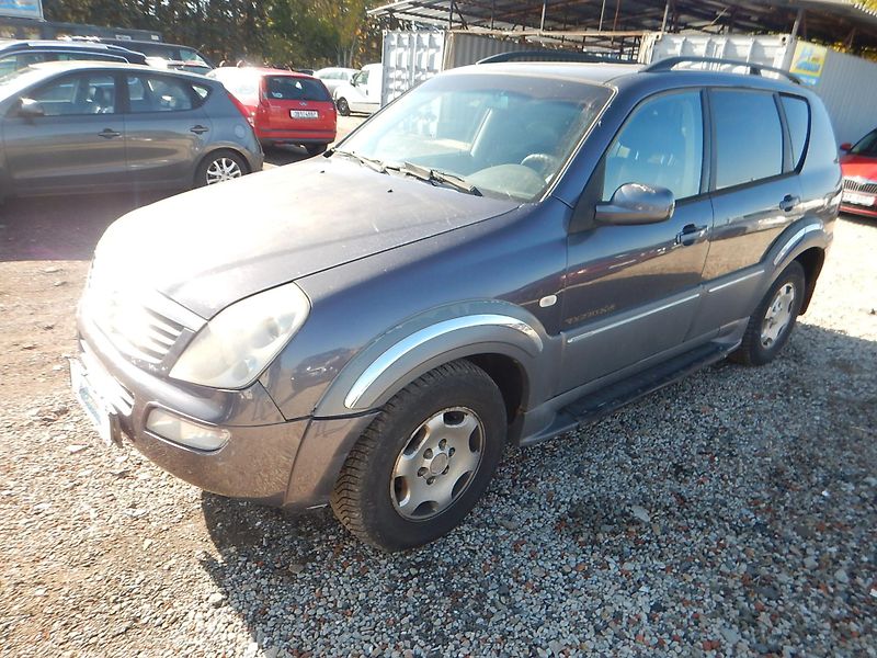 SsangYong Rexton 2.7 XDi, AUTOMAT, TAŽNÉ - fotka 2 z 22