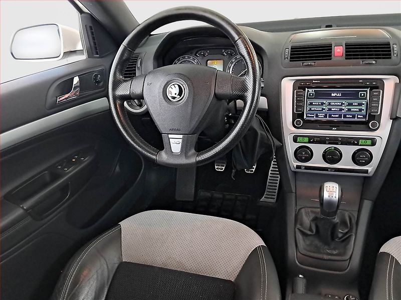 Škoda Octavia (2008) RS 2.0 TDI, Navi, Xenony - fotka 7 z 17