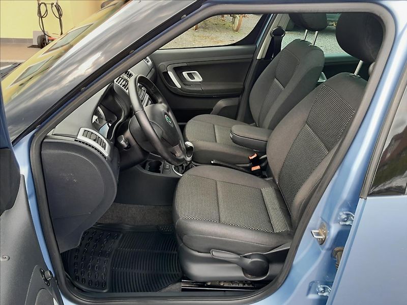 Škoda Roomster 1,6 i 77kW SCOUT MOTOR K.O. - fotka 15 z 43
