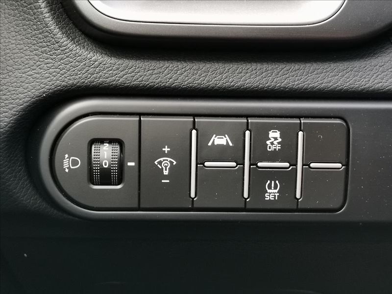 Kia Ceed 1,5 T-GDI 118kW Top DCT - fotka 13 z 19
