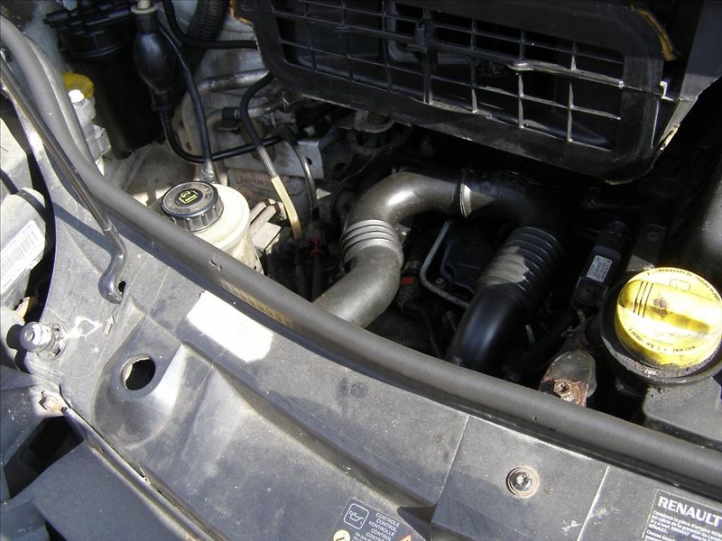 Renault Trafic 2,0   NELZE NASTARTOVAT - fotka 19 z 19
