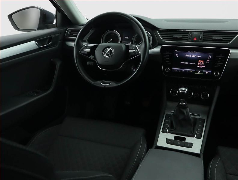 Škoda Superb (2021) 2.0 TDI, Serv.kniha, Navi - fotka 7 z 15