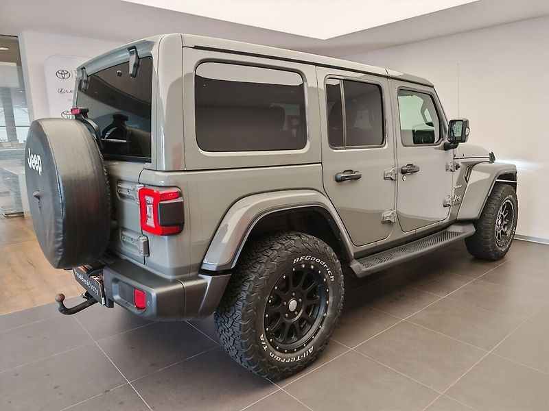 Jeep Wrangler SAHARA 2.0T 4x4 TRAIL RATED - fotka 4 z 40
