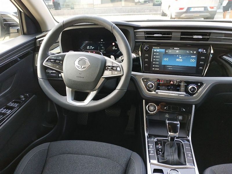 KGM Korando 1.5T, SMART,2WD, AT, SKLADEM - fotka 16 z 35