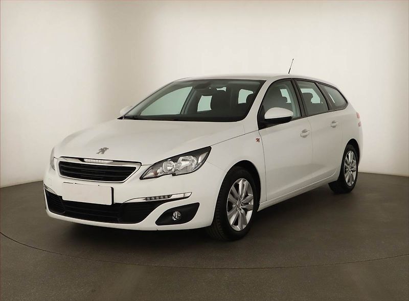 Peugeot 308 (2017) 1.6 BlueHDi, Tempomat - fotka 2 z 13