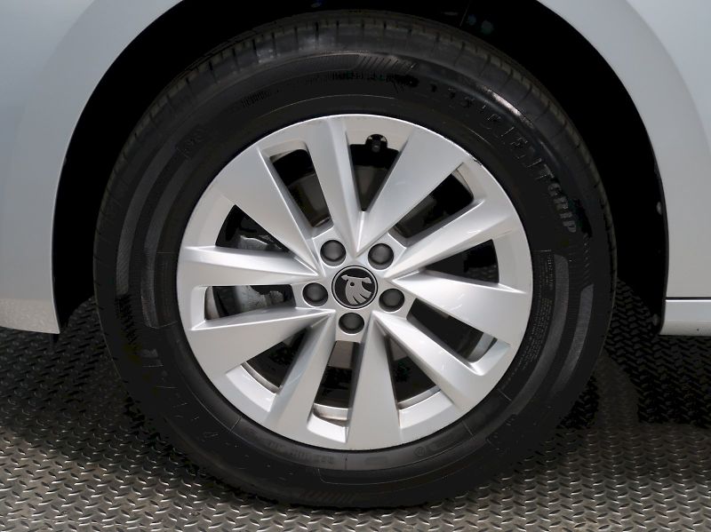 Škoda Kamiq (2025) TOP SELECTION 1.0TSI 85KW DSG - fotka 12 z 40