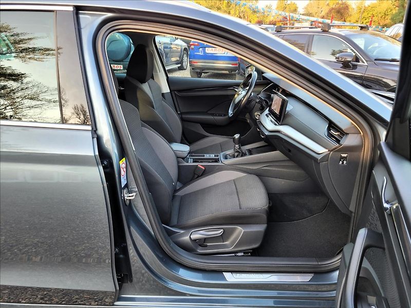 Škoda Octavia 1,0 TSI,CLEVER,LED,VÝHŘEV,NAVI - fotka 12 z 50