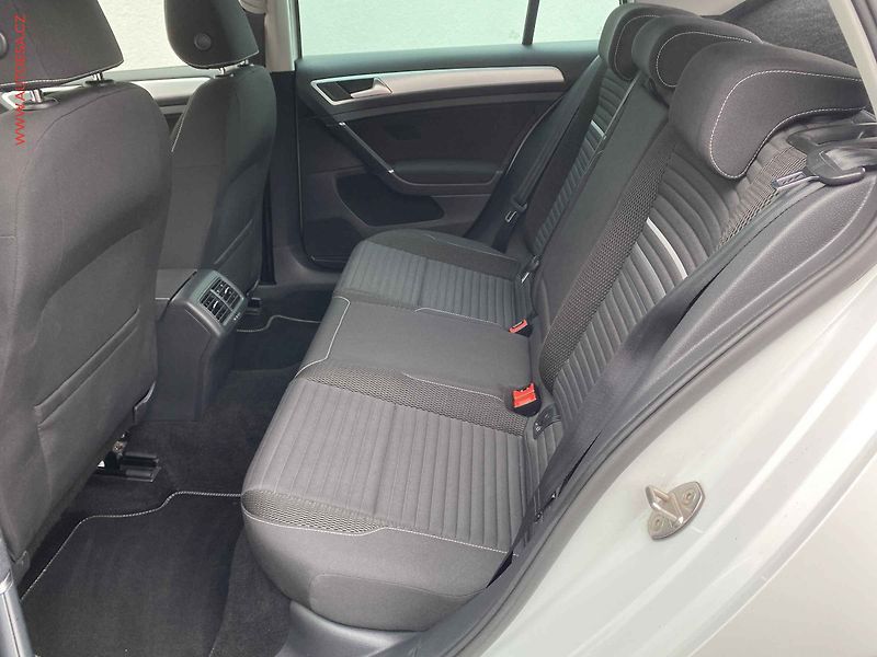 Volkswagen Golf (2014) 1.2 TSi, CUP, výhřev sed - fotka 10 z 16