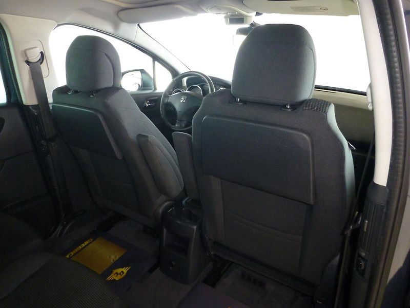 Peugeot 5008 (2013) 2,0HDI-110KW**PANORAMA**VYHŘ.S - fotka 26 z 34