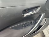 Toyota Corolla 1.8 HEV/90kW Comfort AT - náhled 26