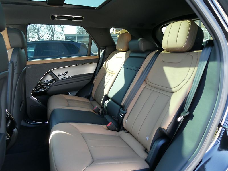Land Rover Range Rover Sport (2026) 3,0 Dynamic SE D250 - fotka 14 z 37