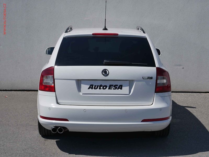 Škoda Octavia (2010) 2.0 TSi, RS, DSG - fotka 5 z 14