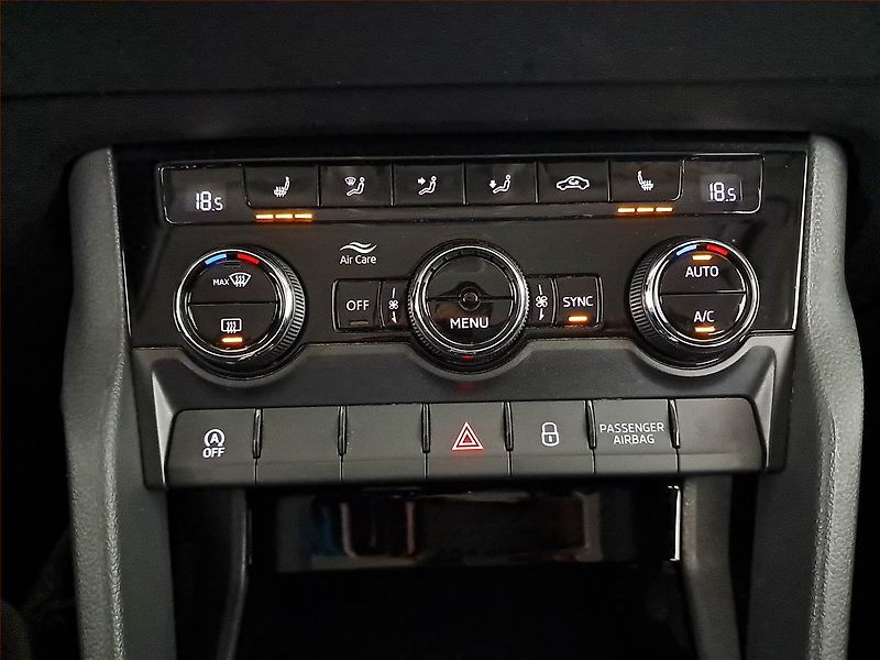 Škoda Karoq (2021) Ambition 2.0 TDI - fotka 21 z 25
