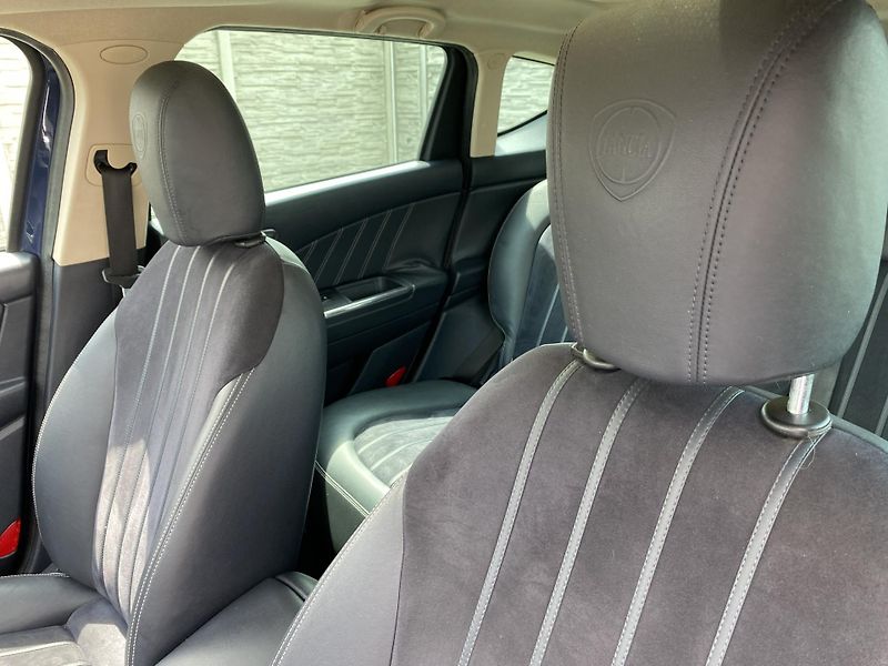 Lancia Delta 2.0JTD 165PS SPORT NAVI SERVIS - fotka 93 z 169