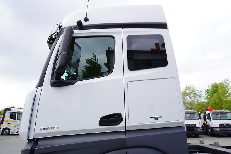 Mercedes-Benz Actros (2018) 2540 6x2/80 tho.km!/ 5 seats - fotka 11 z 24
