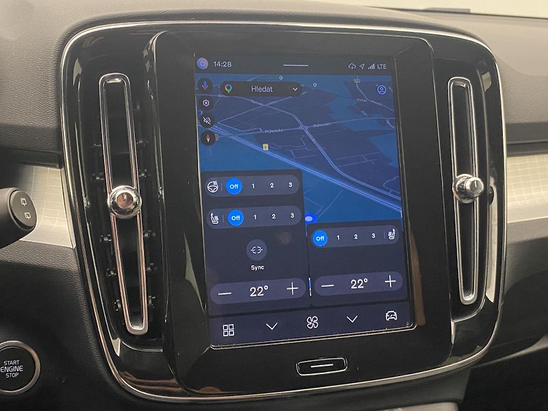 Volvo XC40 B4 CORE AUT  - fotka 37 z 49