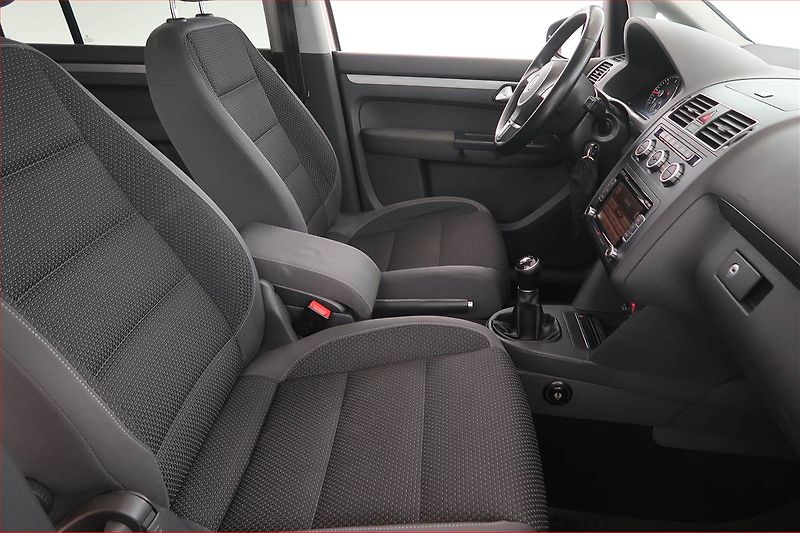 Volkswagen Touran (2014) Highline 1.6 TDI, Xenony - fotka 9 z 17