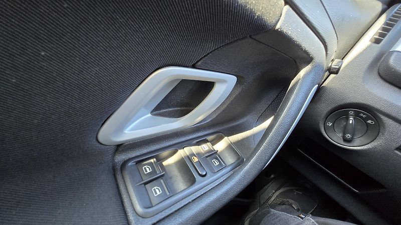 Škoda Roomster 1.4 16V STYLE ZADÁNO - fotka 27 z 37