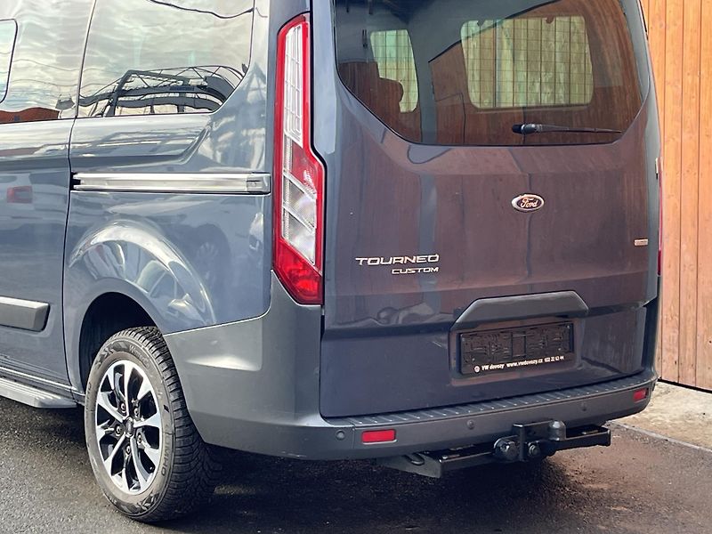 Ford Tourneo Custom (2014) 2,2TDCi 9míst PO VELKÉM SERVIS - fotka 7 z 21