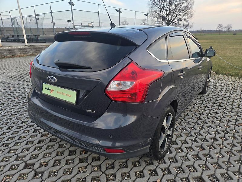Ford Focus 1.0 ecoboost 74 kW, top stav - fotka 6 z 23
