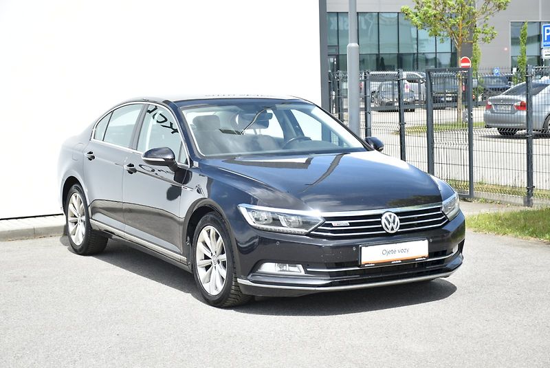 Volkswagen Passat (2017) HIGHLINE 2.0 BiTDI 176kW DSG 4 - fotka 8 z 31