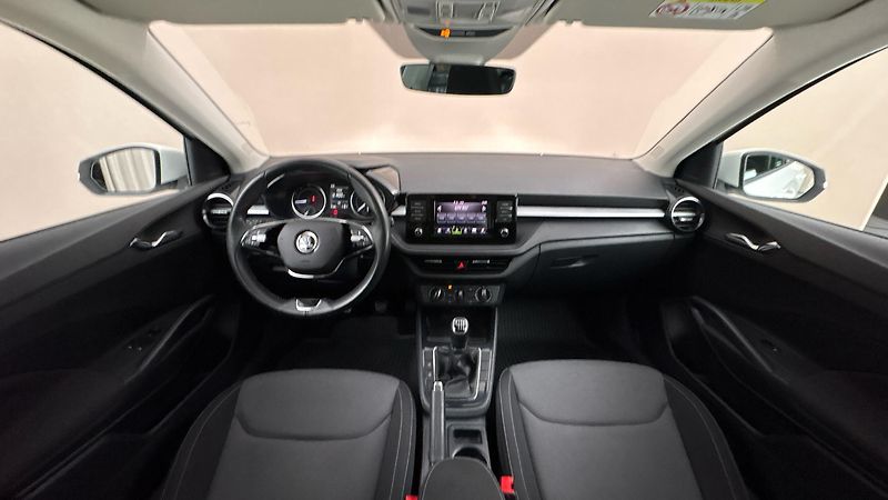 Škoda Fabia 1.0 TSI Ambition - fotka 8 z 24