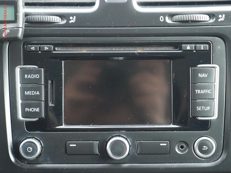 Volkswagen Golf (2013) 1.6 TDi VI, Navi, AC - fotka 11 z 16