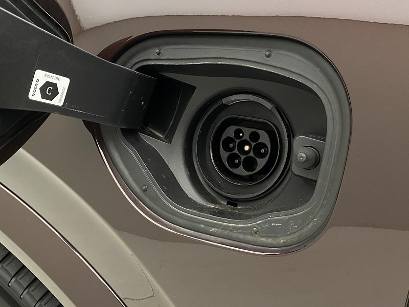 Volvo XC90 T8 AWD RECHARGE CORE AUT CZ 7m - fotka 38 z 59