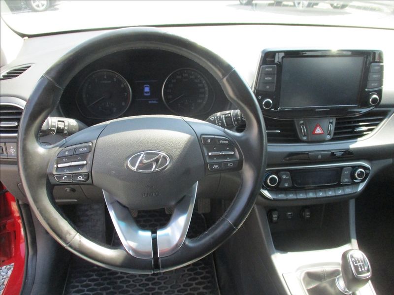 Hyundai i30 1,0 T-GDI, servis,DPH,1.maj,CZ - fotka 14 z 33