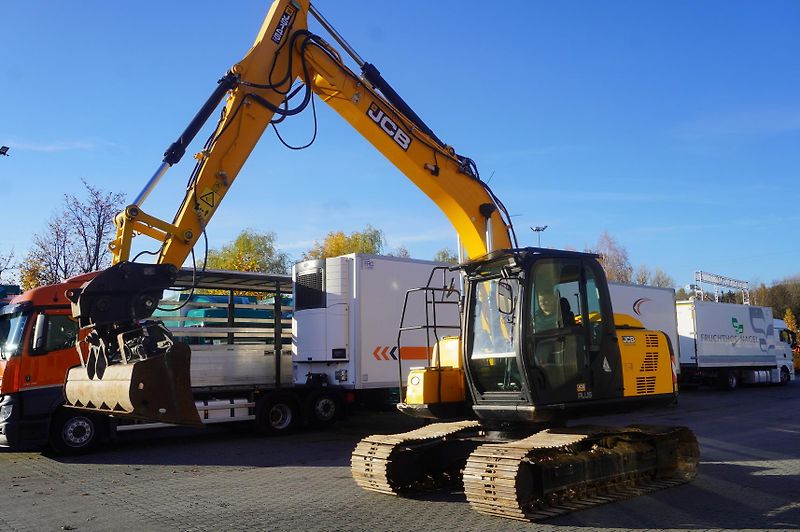 JCB (2016) JS 145LC crawler excavator - fotka 15 z 24