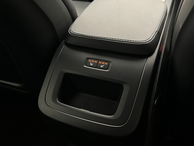 Volvo XC90 B5 AWD BRIGHT PLUS AUT 7 MÍST  - fotka 22 z 46