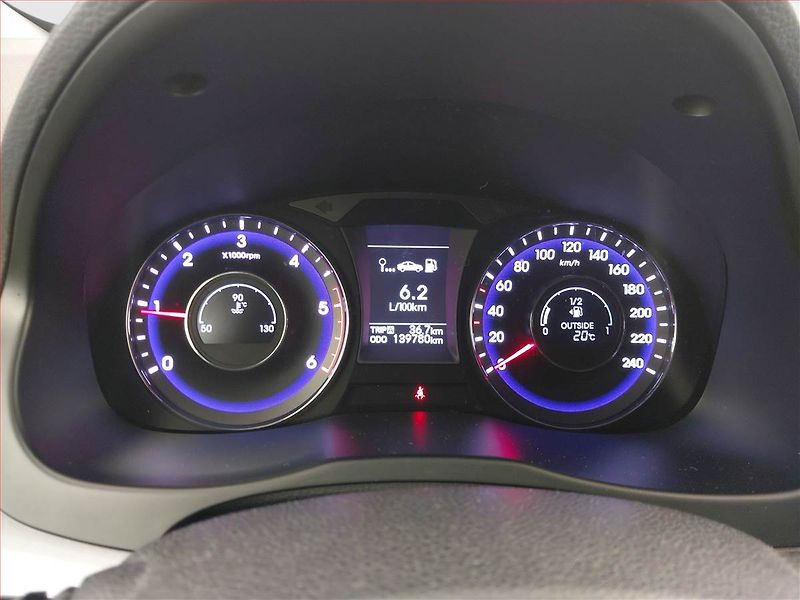 Hyundai i40 (2012) 1.7 CRDI, Tempomat - fotka 11 z 24