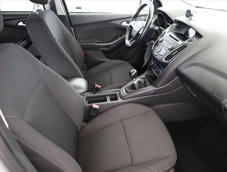 Ford Focus (2015) 1.5 TDCi, Serv.kniha - fotka 7 z 17