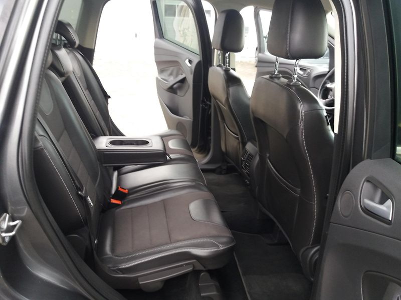 Ford Kuga 2.0TDCi,110kW,TAŽNY,SERV.KNÍŽK - fotka 13 z 18