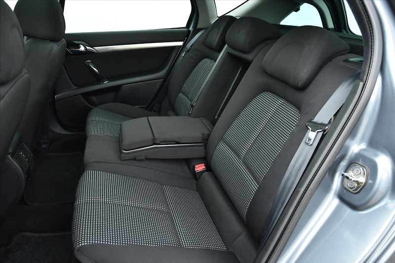 Peugeot 407 2.2 HDI 125kW PANORAMA ČR - fotka 11 z 22