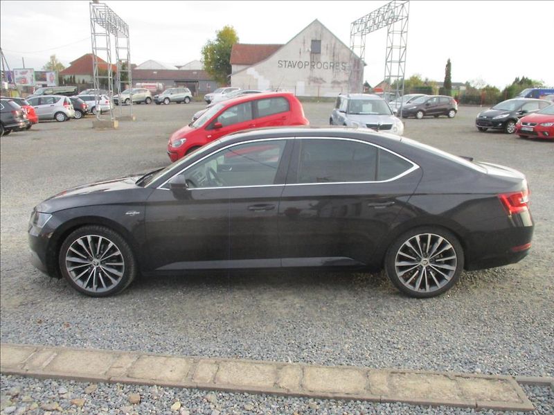 Škoda Superb 2,0 TDI, L&K,serv.historie,CZ - fotka 8 z 46