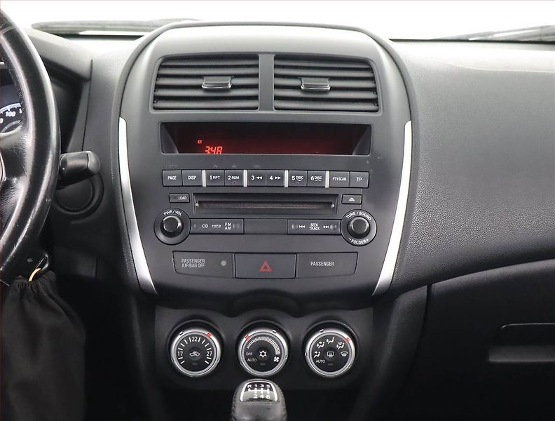 Mitsubishi ASX (2011) 1.8 DI-D MIVEC, 4X4 - fotka 12 z 17