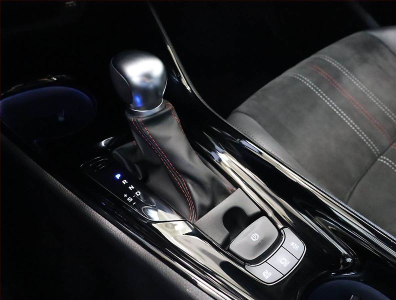 Toyota C-HR (2022) GR Sport 2.0 Hybrid - fotka 13 z 26