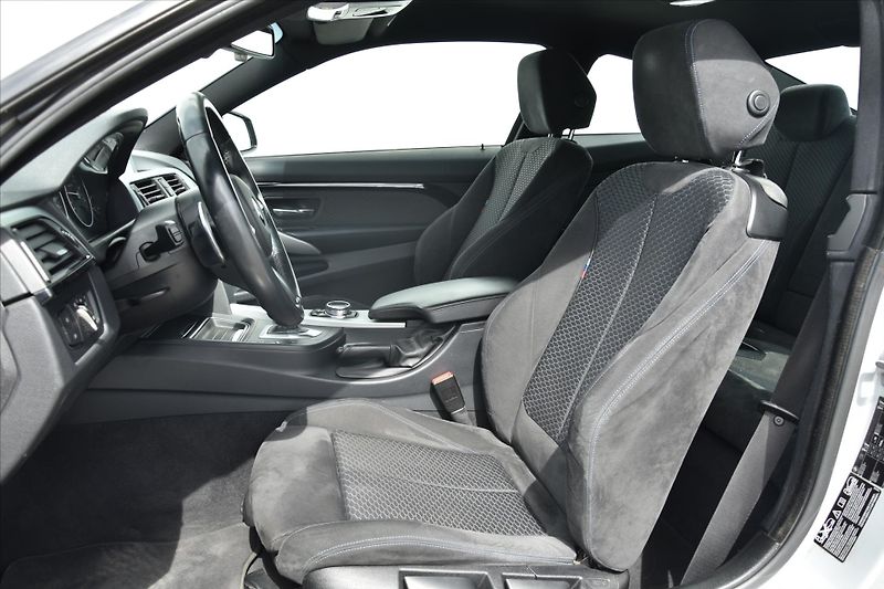 BMW Řada 4 428i xDrive 180kW M PAKET ČR - fotka 10 z 27
