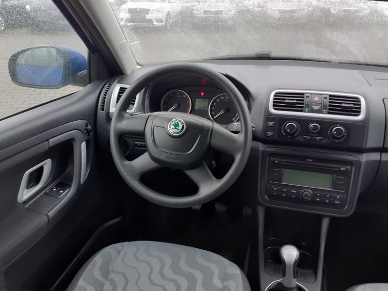 Škoda Fabia (2009) KOMBI 1.4 16V - fotka 8 z 38