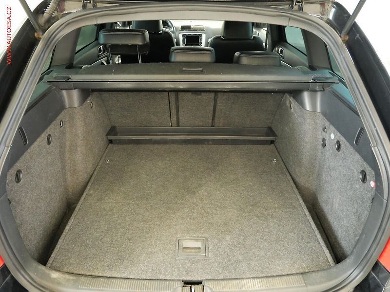 Škoda Octavia (2009) 2.0 TFSi, RS, xenon, autoAC - fotka 7 z 21