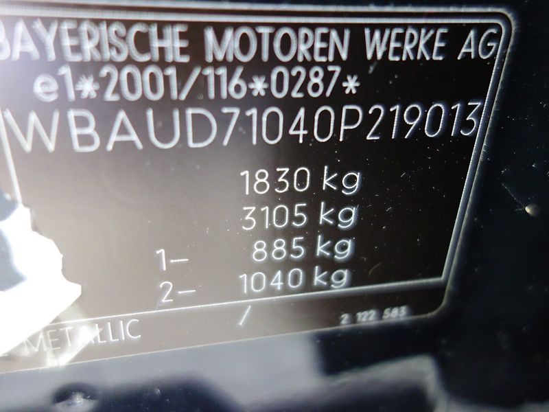 BMW Řada 1 (2008) 118d 105kW - fotka 30 z 32