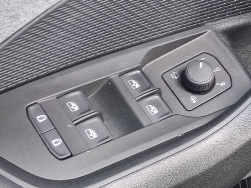 Škoda Octavia (2024) Top Selection 1,5 Tsi 110 Kw D - fotka 25 z 38
