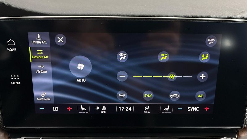 Škoda Octavia 2.0 TDI DSG 4x4 Scout Combi - fotka 26 z 28