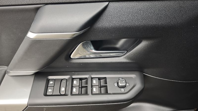 Jeep Compass (2026) First Edition  hybrid 145PS AT - fotka 19 z 41