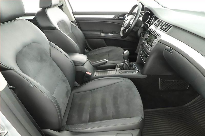 Škoda Superb (2010) 1.8 TSI, 4X4, Tempomat - fotka 7 z 18